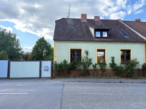Reichlich Platz für die ganze Familie – Zweifamilienhaus mit Potenzial, 15868 Lieberose, Einfamilienhaus
