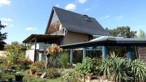 Schwimmhalle, Sauna, Wintergarten, Solar und riesiges Grundstück., 14913 Niederer Fläming, Einfamilienhaus