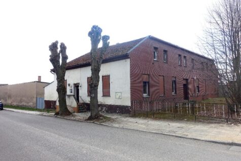 Großzügiges Wohnhaus mit Gewerbeeinheit und weitläufigen Grundstück, 04928 Plessa, Einfamilienhaus
